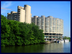 Chicago Architecture Foundation Boat Tour 52 - River City Condominiums